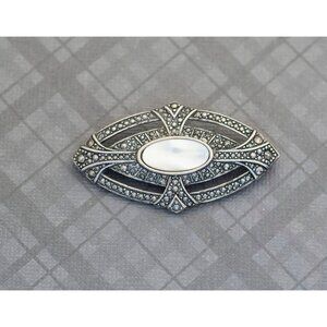 Vintage Mid Century Silver Tone Brooch by Avon G22